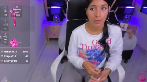 Snapshot of nikibryce_ chatting on 18, 12, 2024 Niki online show from 18, 12, 2024