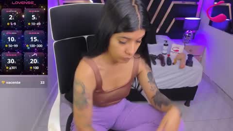 Snapshot of nikibryce_ chatting on 30, 12, 2024 Niki online show from 30, 12, 2024