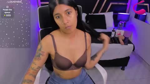 Snapshot of nikibryce_ chatting on 1, 2, 2025 Niki online show from 1, 2, 2025