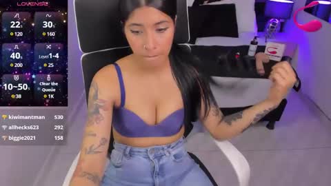 Snapshot of nikibryce_ chatting on 8, 2, 2025 Niki online show from 8, 2, 2025