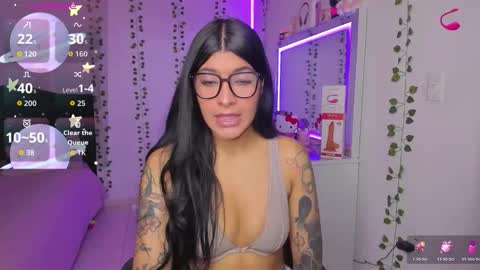 Snapshot of nikibryce_ chatting on 26, 10, 2025 Niki online show from 26, 10, 2025