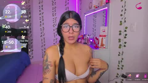 Snapshot of nikibryce_ chatting on 20, 11, 2025 Niki online show from 20, 11, 2025
