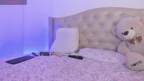 Niikii online show from 4, 3, 2025