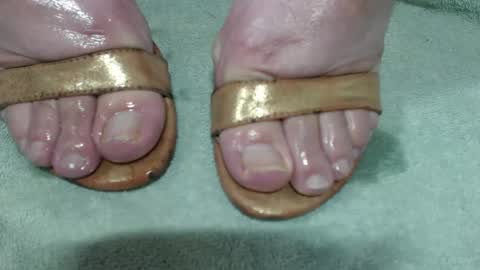 nikisissyfeet online show from 3, 2, 2025