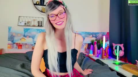 Snapshot of nikki_goldberg chatting on 4, 1, 2025 Kitty Chatte online show from 4, 1, 2025