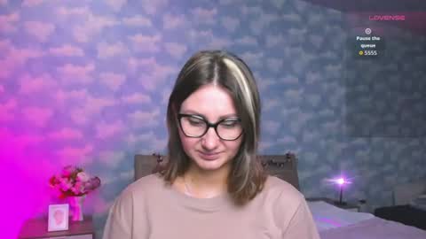 nikkikiss___ online show from 17, 7, 2026