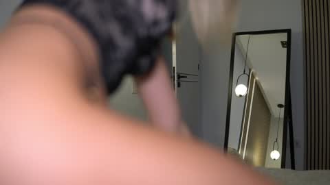 Snapshot of nikkimagic chatting on 13, 11, 2025 Nicole online show from 13, 11, 2025