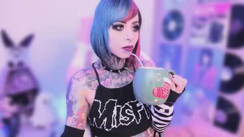 Nikki Ramone   online show from 11, 11, 2025