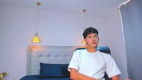 Snapshot of niko_cute18 chatting on 16, 12, 2025 NIKO online show from 16, 12, 2025