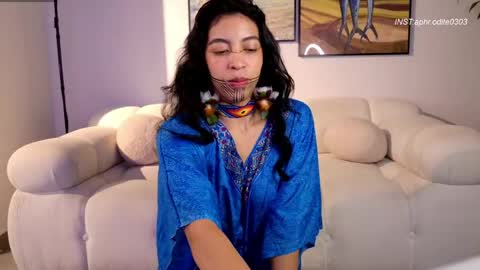 Nicole cam online show from 3, 5, 2026