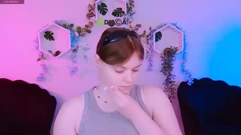 Snapshot of nikol_kitt chatting on 12, 6, 2026 Little Niko Help me reach my goals online show from 12, 6, 2026