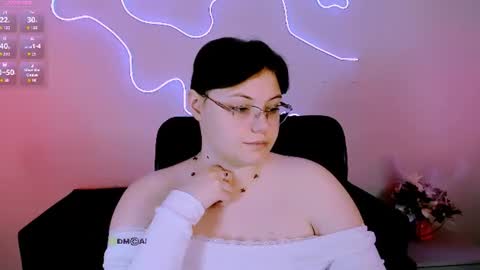 Snapshot of nikol_kitt chatting on 15, 6, 2026 Little Niko Help me reach my goals online show from 15, 6, 2026