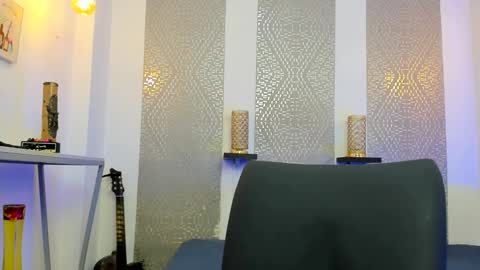    online show from 15, 12, 2025