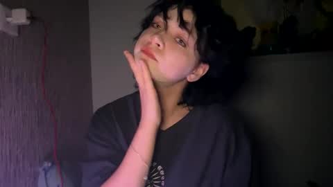 Snapshot of nikoli_naw chatting on 4, 1, 2025 nikoli_naw online show from 4, 1, 2025