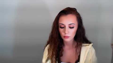 Snapshot of nikonara_ chatting on 18, 11, 2025 nikonara_ online show from 18, 11, 2025