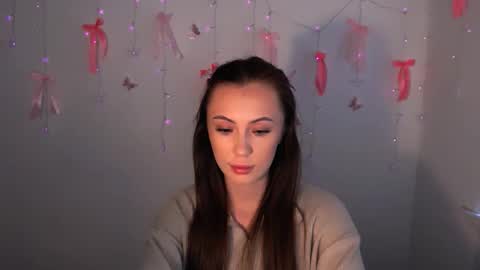 Snapshot of nikonara_ chatting on 16, 12, 2025 nikonara_ online show from 16, 12, 2025