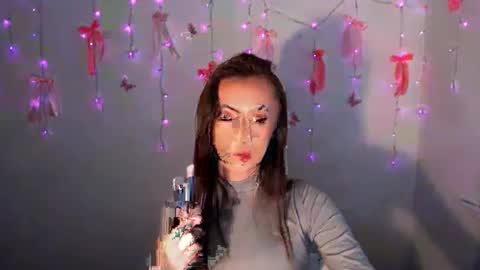 Snapshot of nikonara_ chatting on 18, 12, 2025 nikonara_ online show from 18, 12, 2025