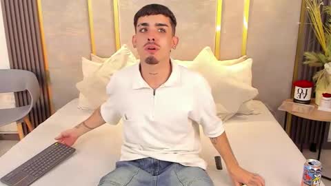 Snapshot of nikostone chatting on 16, 12, 2025 Niko Stone online show from 16, 12, 2025