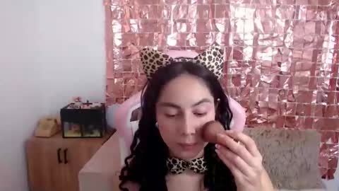Snapshot of niky_blue chatting on 14, 10, 2025 niky_blue online show from 14, 10, 2025