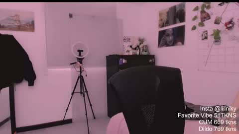 Nikylaine online show from 8, 2, 2026