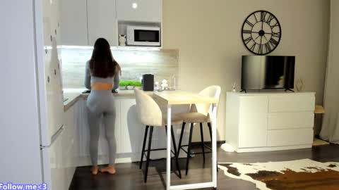 Bella online show from 23, 2, 2025