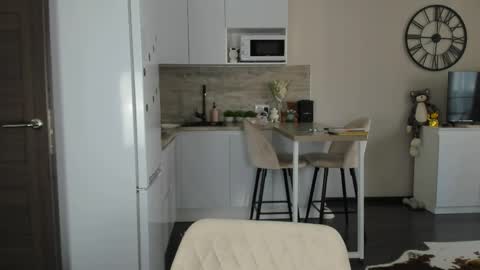 Bella online show from 19, 4, 2026