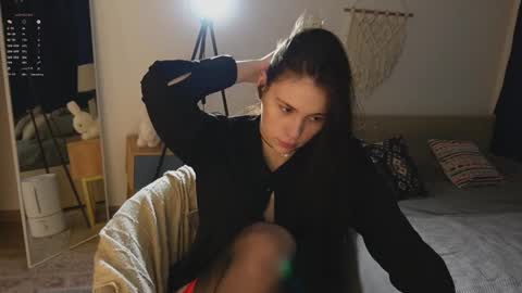 Snapshot of nimfaheart chatting on 26, 11, 2025 Jennet online show from 26, 11, 2025