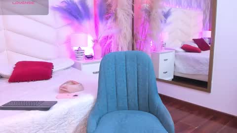 nina__ford online show from 25, 3, 2026