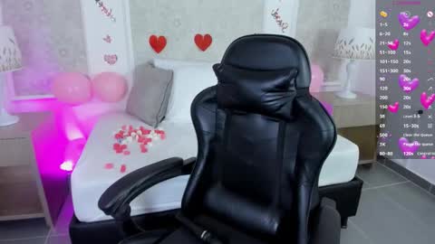 N I N A online show from 15, 2, 2026