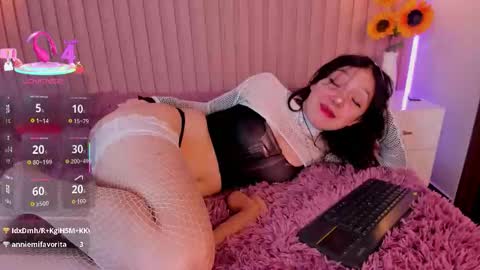 Snapshot of nina_ford_ chatting on 5, 12, 2025 nina_ford_ online show from 5, 12, 2025