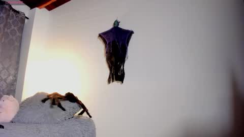 Snapshot of nina_fuentes chatting on 20, 10, 2025 Catalina online show from 20, 10, 2025