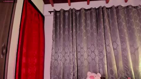 Snapshot of nina_fuentes chatting on 3, 2, 2026 Catalina online show from 3, 2, 2026