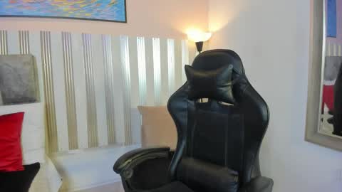 nina_glow_ online show from 5, 3, 2026