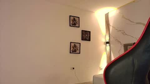  N I N A online show from 30, 11, 2025