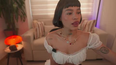    online show from 19, 4, 2026