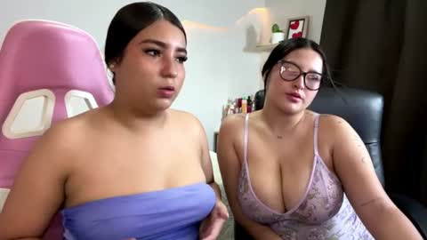Snapshot of ninablooms01 chatting on 13, 6, 2026 Nina online show from 13, 6, 2026