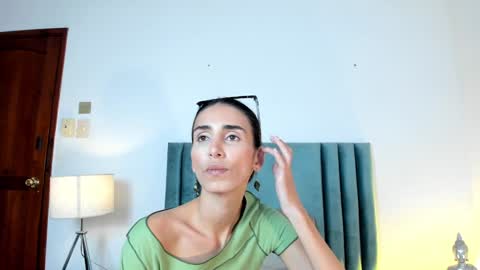 Snapshot of ninacavallli chatting on 18, 12, 2024 Nina online show from 18, 12, 2024