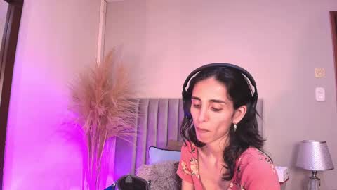 Snapshot of ninacavallli chatting on 8, 9, 2025 Nina online show from 8, 9, 2025