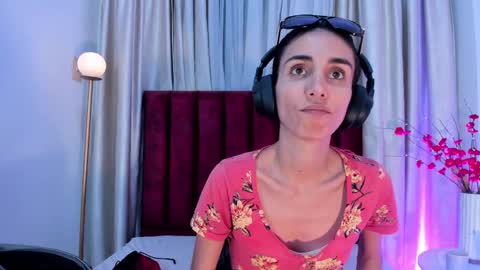 Snapshot of ninacavallli chatting on 9, 10, 2025 Nina online show from 9, 10, 2025