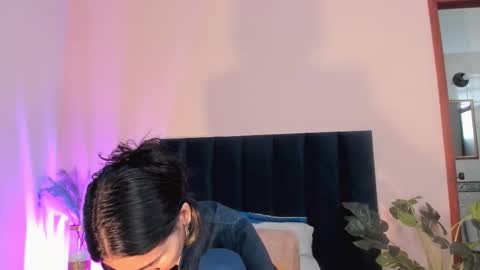 Nina online show from 5, 12, 2025