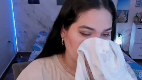 NinaFuentes online show from 6, 5, 2026
