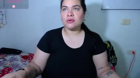 NinaFuentes online show from 6, 8, 2026