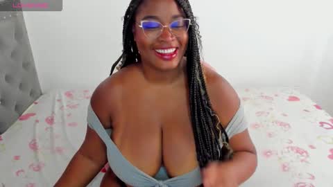 Snapshot of ninagrey03 chatting on 29, 9, 2025 Valentina online show from 29, 9, 2025