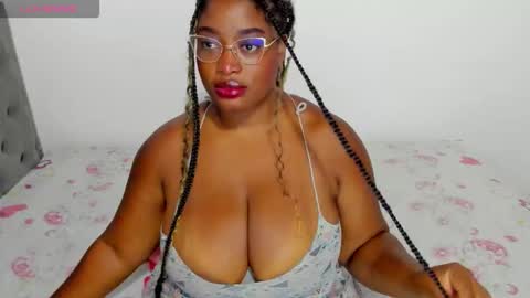 Snapshot of ninagrey03 chatting on 30, 9, 2025 Valentina online show from 30, 9, 2025