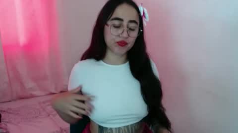 Snapshot of ninakravtz chatting on 31, 10, 2025 N I N A online show from 31, 10, 2025