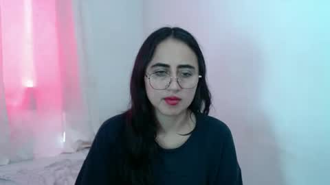 Snapshot of ninakravtz chatting on 1, 11, 2025 N I N A online show from 1, 11, 2025