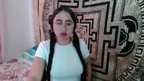 Snapshot of ninakravtz chatting on 25, 11, 2025 N I N A online show from 25, 11, 2025