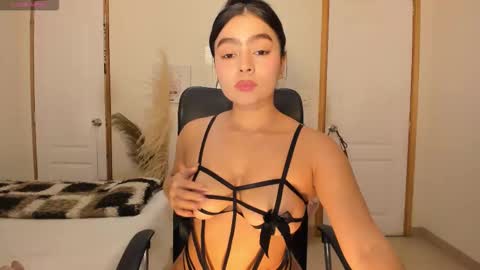 Nina  online show from 27, 10, 2025