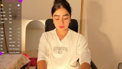 Nina  online show from 24, 4, 2026