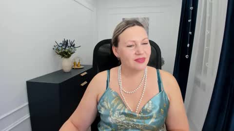 ninastarle online show from 4, 2, 2026